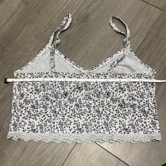 American Eagle. cropped tank top - Picture 3 of 7